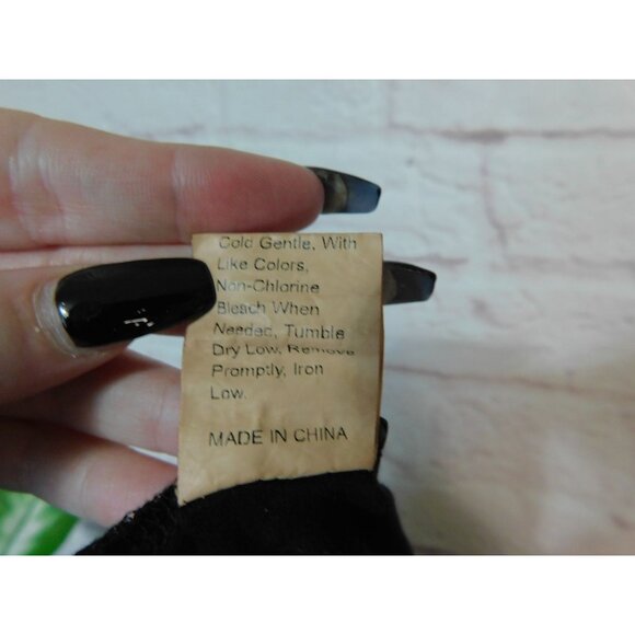 Wild And Free Death Soul Skull Graphic Black T-Shirt L Black Cold Shoulder - Picture 11 of 11